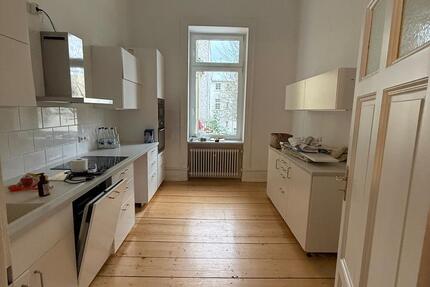 Wunderschöne 5 Zimmer Altbauwohnung in der Adelheidstraße 5 zimmer