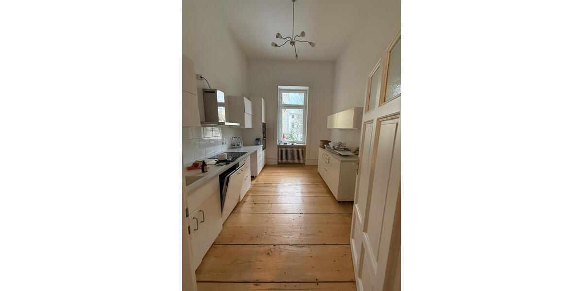 Wunderschöne 5 Zimmer Altbauwohnung in der Adelheidstraße 5 zimmer