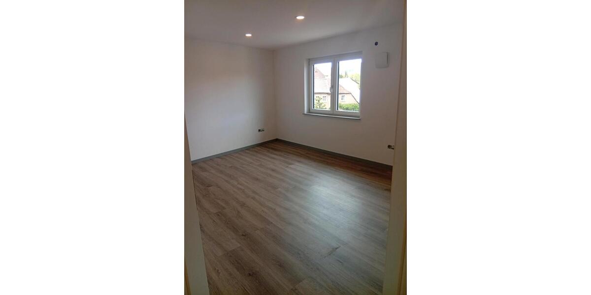 Etagenwohnung Kleinlangheim - 3 Zimmer, 120 m&sup2;, 1.200&euro; | Angebot:26566519