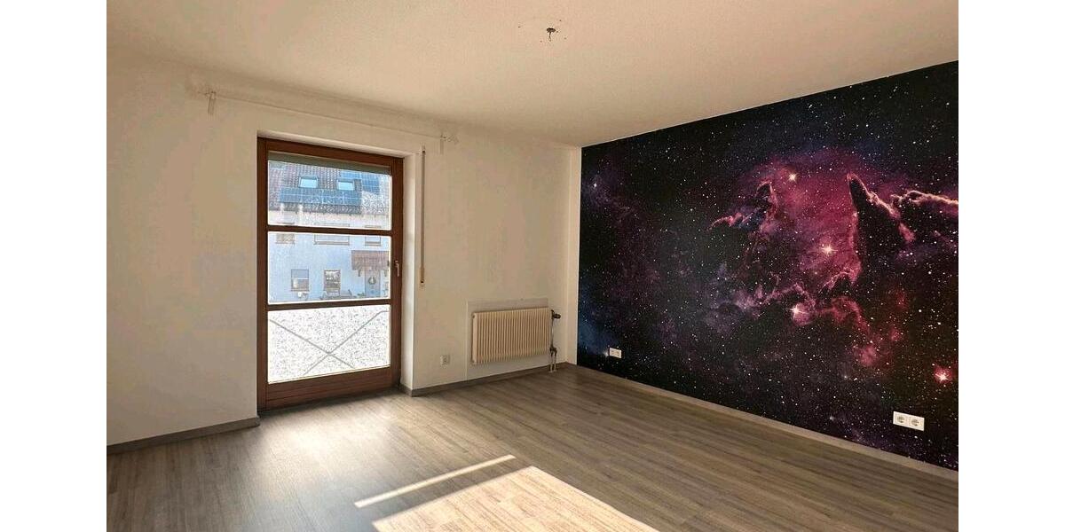 Etagenwohnung Sennfeld - 4 Zimmer, 104 m&sup2;, 1.100&euro; | Angebot:26626274