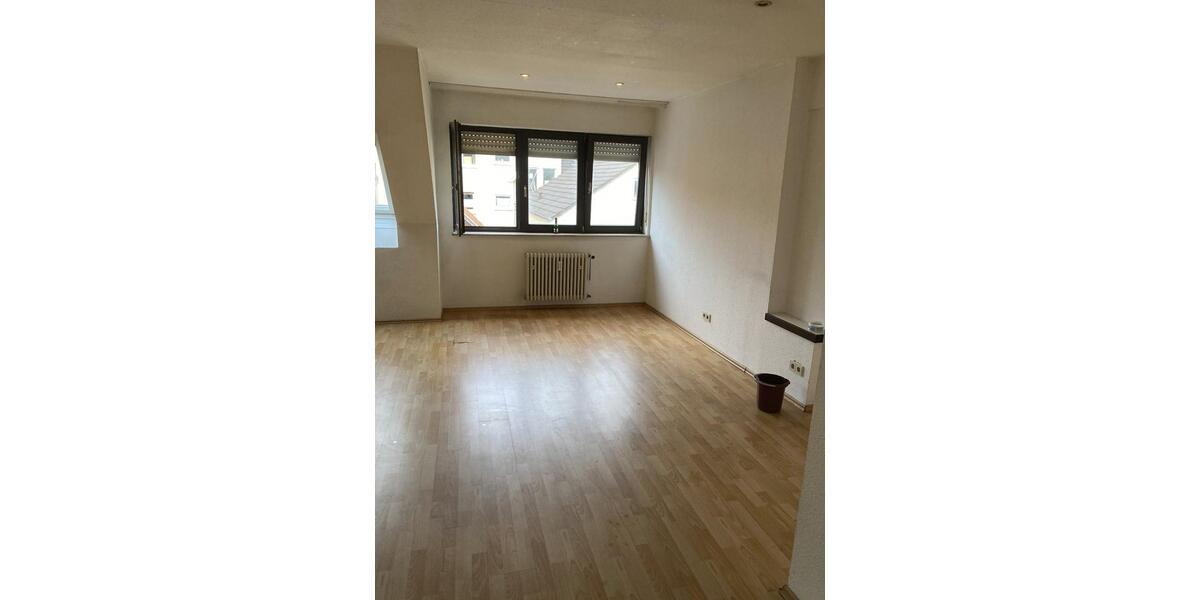 Dachgeschoßwohnung Lauda-Königshofen Königshofen - 4 Zimmer, 143 m&sup2;, 900&euro; | Angebot:26415276