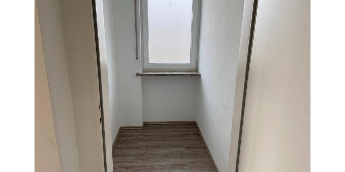 Etagenwohnung Schwandorf - 5 Zimmer, 130 m&sup2;, 1.320&euro; | Angebot:25296135
