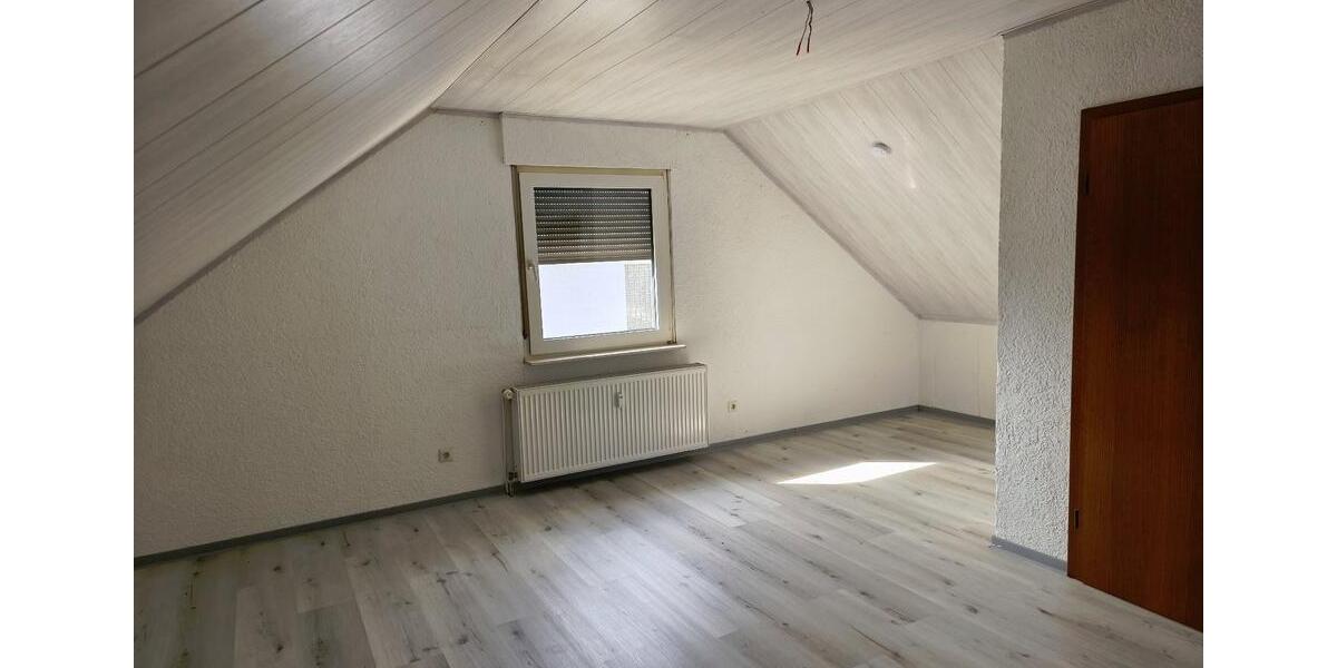 Dachgeschoßwohnung Riedstadt - 2 Zimmer, 50 m&sup2;, 550&euro; | Angebot:26278174
