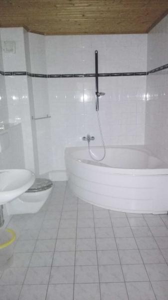 gemütliche 2 -Raumwohnung im Dachgeschoss zimmer