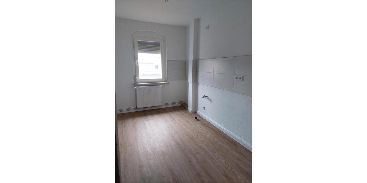 Etagenwohnung Roßwein - 2 Zimmer, 60 m&sup2;, 450&euro; | Angebot:25881003