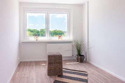 Wohnung Chemnitz Sonnenberg - 4 Zimmer, 80 m&sup2;, 438&euro; | Angebot:27283054