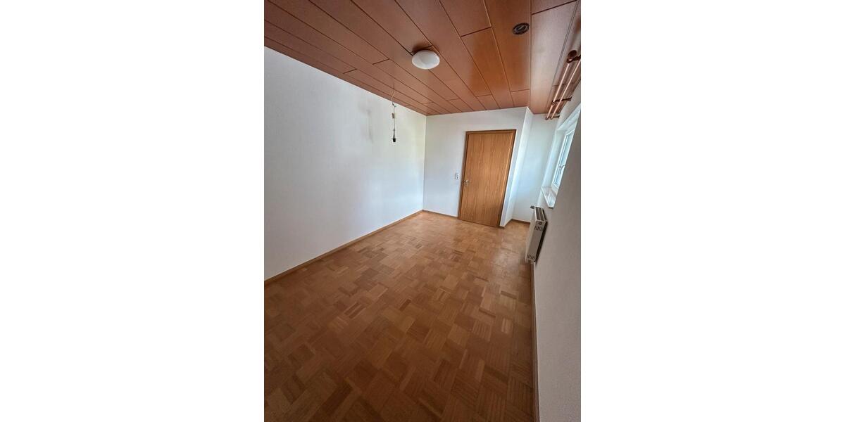 Etagenwohnung Backnang - 3.5 Zimmer, 75 m&sup2;, 1.250&euro; | Angebot:26610999