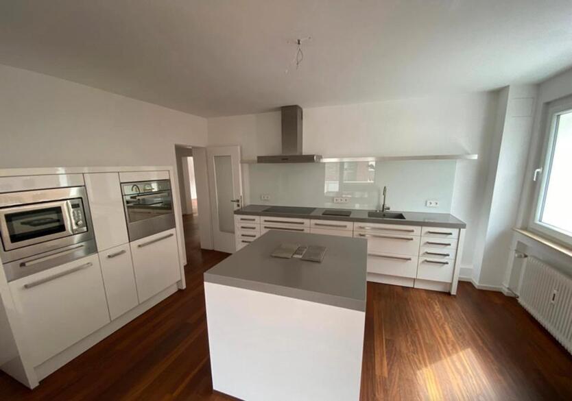 Elegante 4-Zimmerwohnung mit Dachterrasse in Düsseldorf-Niederkas zimmer