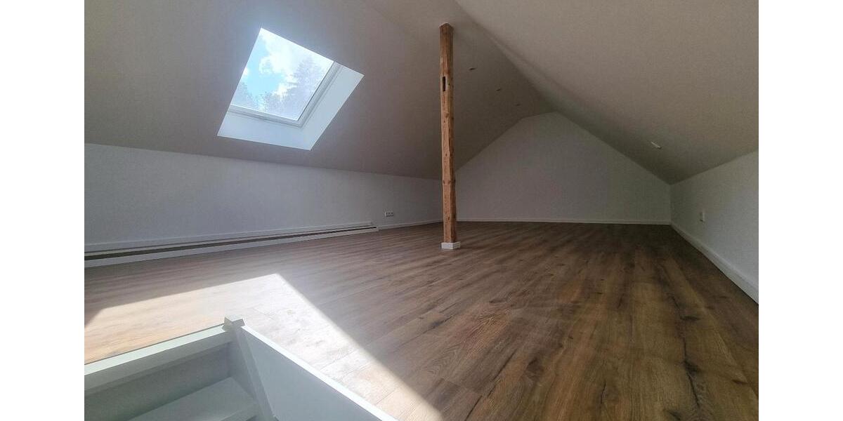 Dachgeschoßwohnung Wuppertal Lichtenplatz - 3 Zimmer, 80 m&sup2;, 980&euro; | Angebot:23369823
