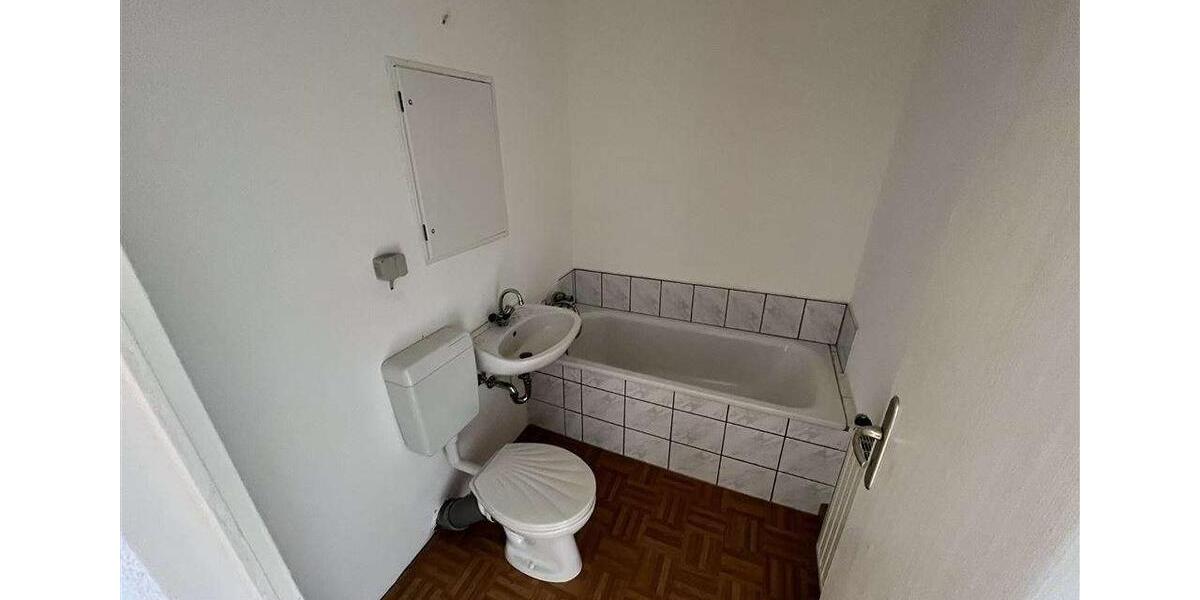 Etagenwohnung Suhl - 3 Zimmer, 54 m&sup2;, 299&euro; | Angebot:25918457