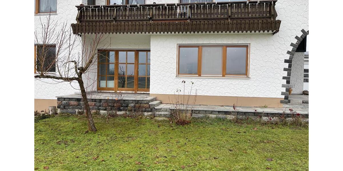 Schöne neu renovierte 120qm Wohnung in 94577 Winzer 4 zimmer