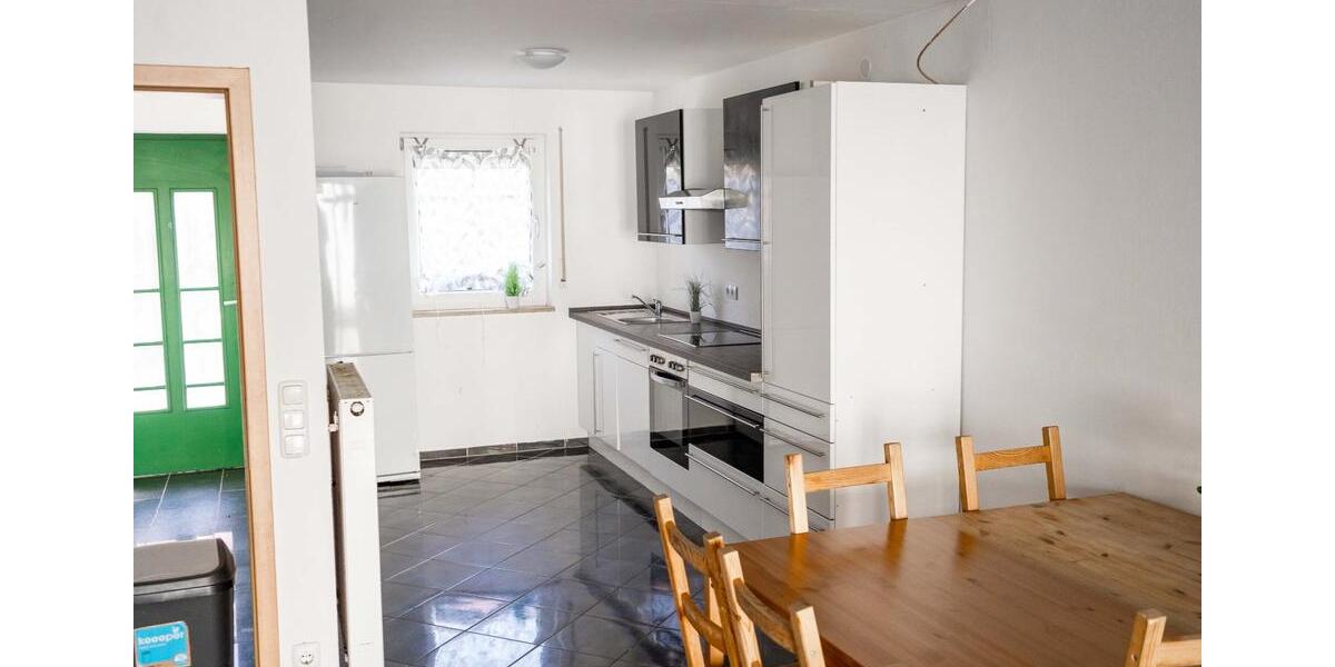 Wohnen auf Zeit Nittendorf - 3 Zimmer, 90 m&sup2;, 80&euro; | Angebot:10693688