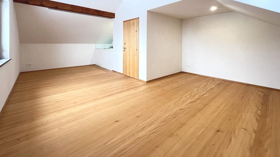 Dachgeschoßwohnung Waldshut-Tiengen Tiengen - 3 Zimmer, 60 m&sup2;, 720&euro; | Angebot:25097393