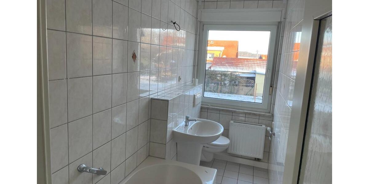 Schöne sanierte 3-Raumwohnung mit Erholungs-Gartengrundstück 3 zimmer