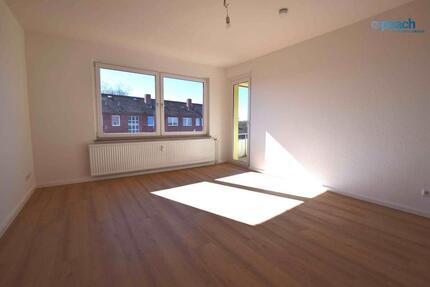 +++ Renovierte 3-RaumWohnung mit Balkon und Tageslichtbad +++