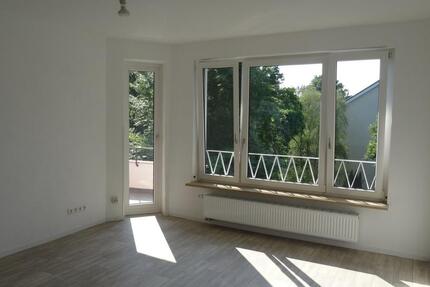 Zentrale, helle 2-Z-Wohnung 56 qm Endetage Balkon EBK 2 zimmer