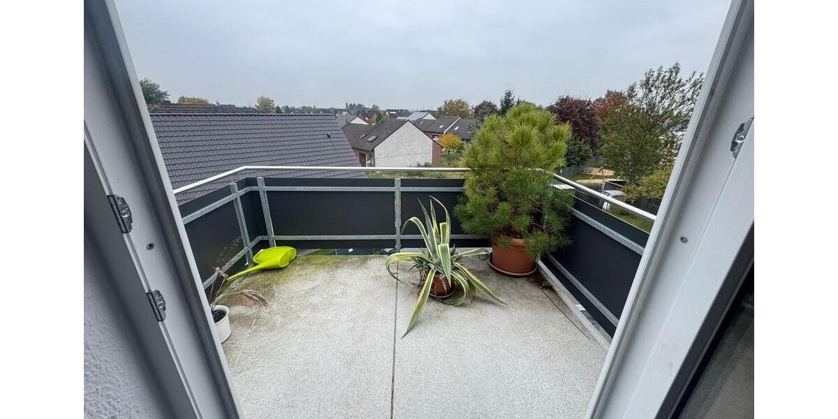 Dachgeschoßwohnung Langenfeld (Rheinland) - 2 Zimmer, 42 m&sup2;, 750&euro; | Angebot:26049841