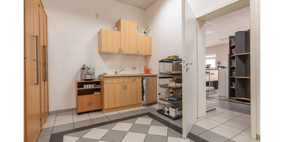 Gewerbeobjekt Salzweg - 1 Zimmer, 75 m&sup2;, 824&euro; | Angebot:23035636