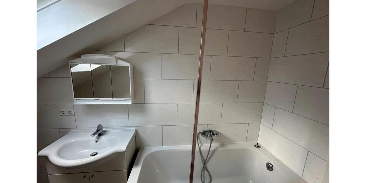 Dachgeschoßwohnung Aalen Dewangen - 3 Zimmer, 71 m&sup2;, 1.050&euro; | Angebot:26636268
