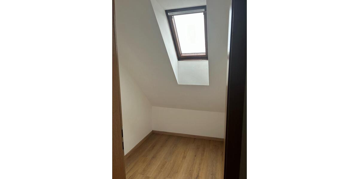 Dachgeschoßwohnung Lauterbach (Hessen) - 2.5 Zimmer, 48 m&sup2;, 370&euro; | Angebot:24825635