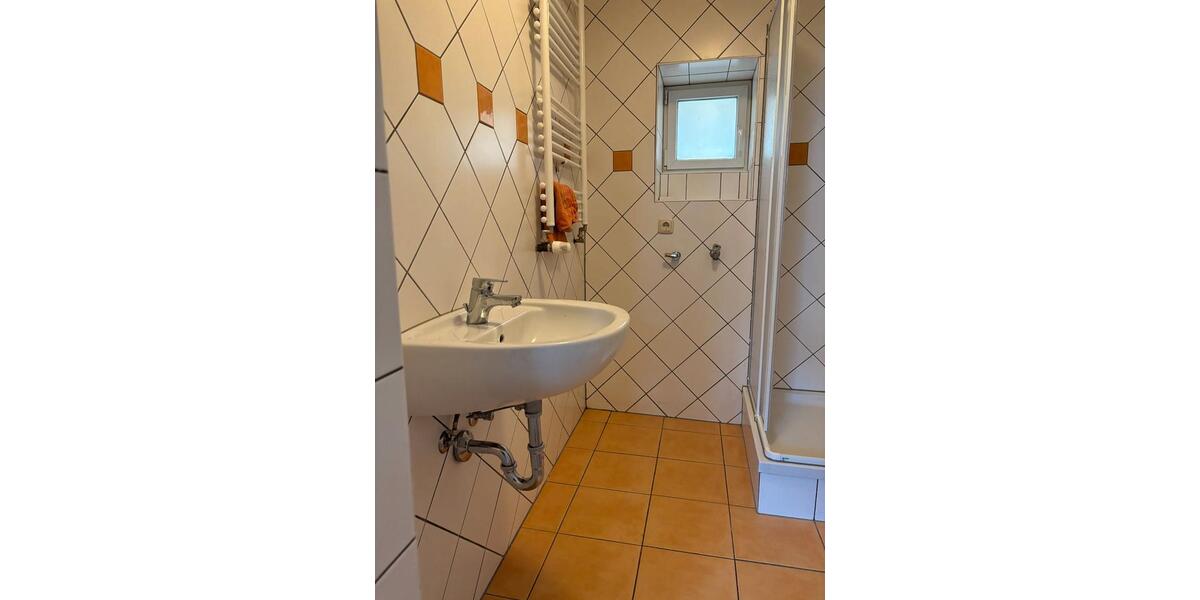 Etagenwohnung Eisenberg - 1 Zimmer, 30 m&sup2;, 250&euro; | Angebot:25999086