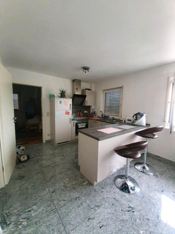 Moderne neuwertige 2-Zimmer- DG-Wohnung in Altlußheim zu mieten zimmer