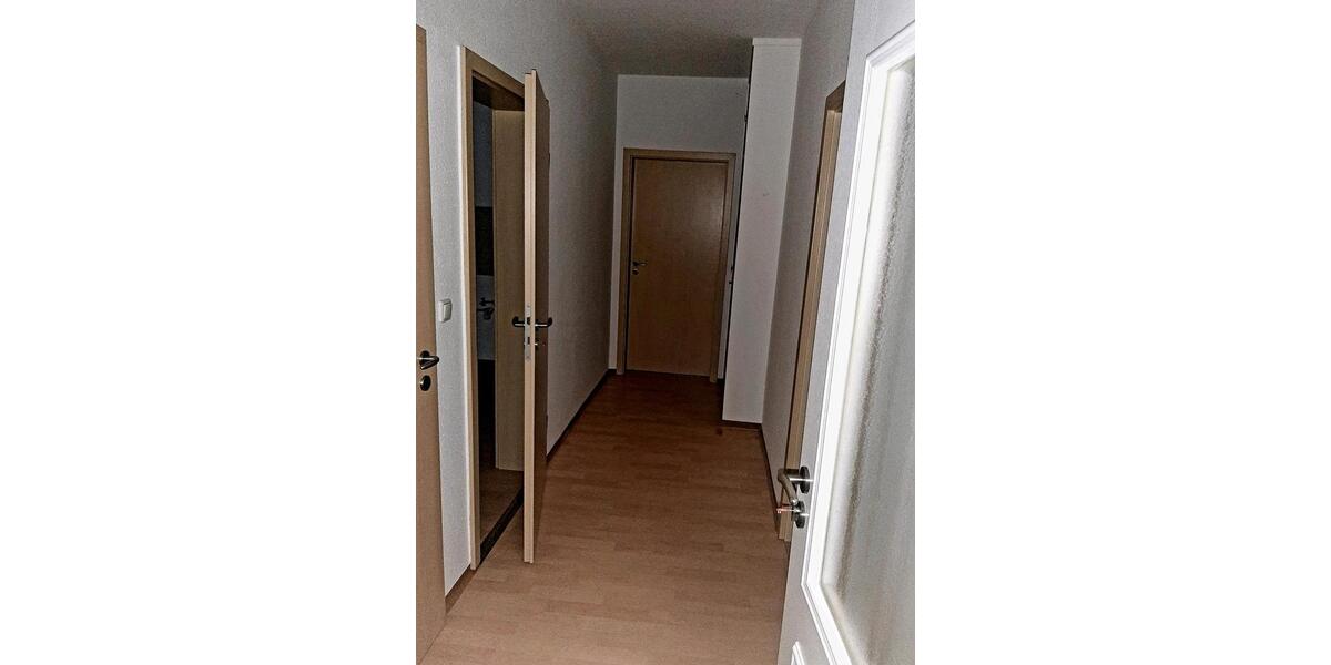 Erdgeschoßwohnung Geratal - 3 Zimmer, 68 m&sup2;, 400&euro; | Angebot:26051110