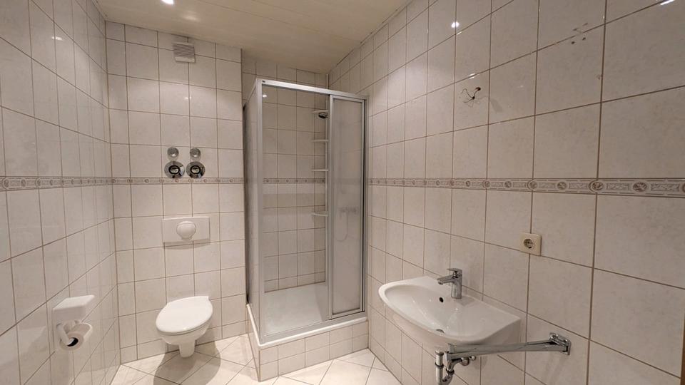Erdgeschoßwohnung Braunsbedra - 1 Zimmer, 39 m&sup2;, 200&euro; | Angebot:26279624