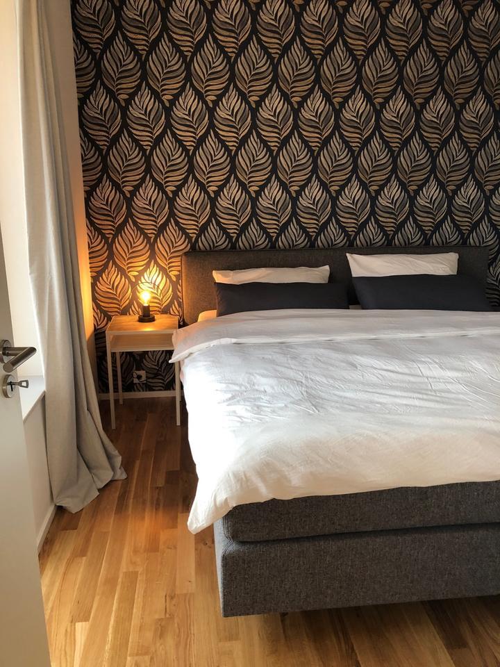 Exklusive, möblierte 2 Zi.-Wohnung Neubau Balkon Stellplatz zimmer