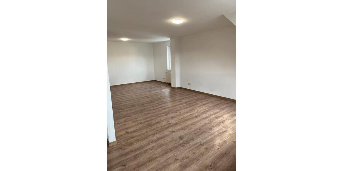 Etagenwohnung Grünberg - 3 Zimmer, 80 m&sup2;, 900&euro; | Angebot:24762483