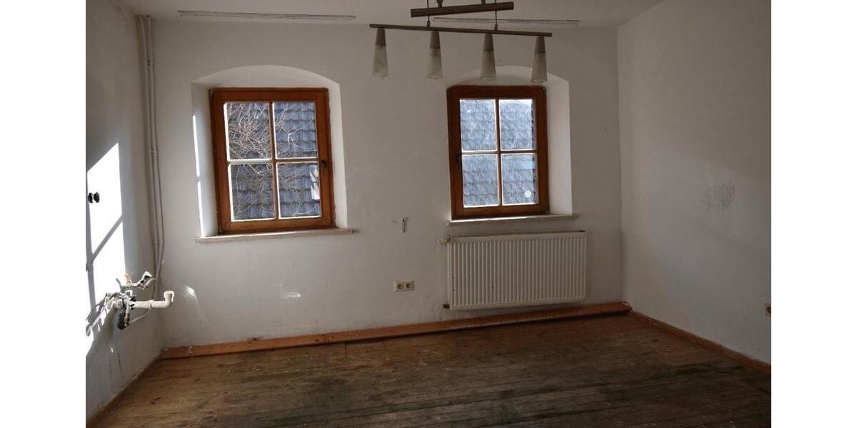Mehrfamilienhaus, Wohnhaus Bechhofen - 8 Zimmer, 180 m&sup2;, 1.800&euro; | Angebot:24443349