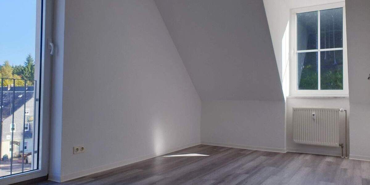 Etagenwohnung Muldenhammer Tannenbergsthal - 2 Zimmer, 64 m&sup2;, 350&euro; | Angebot:25051405