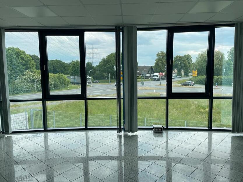 Büro 180 qm im ersten Stock