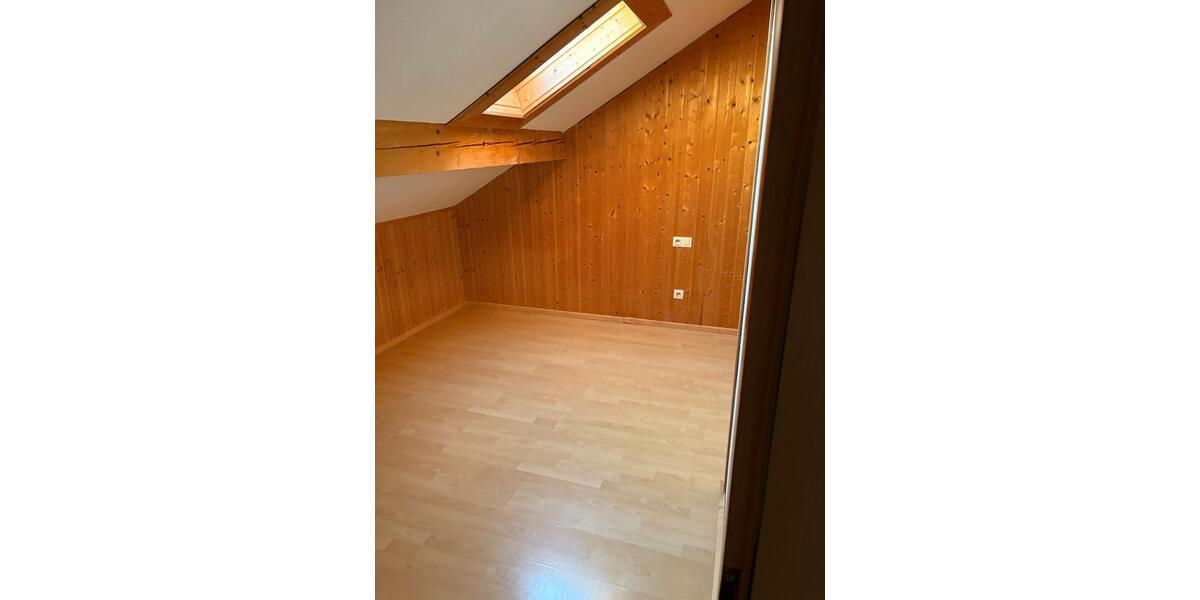 Dachgeschoßwohnung Schwindegg - 2 Zimmer, 51 m&sup2;, 550&euro; | Angebot:25642027