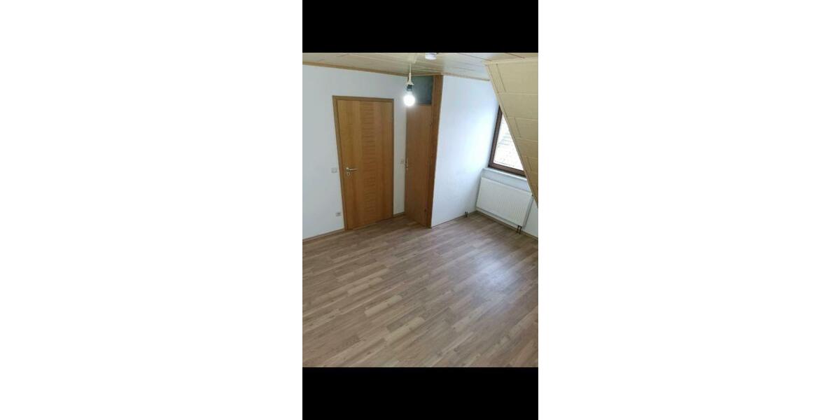 Dachgeschoßwohnung Flachslanden - 2 Zimmer, 65 m&sup2;, 550&euro; | Angebot:26505525