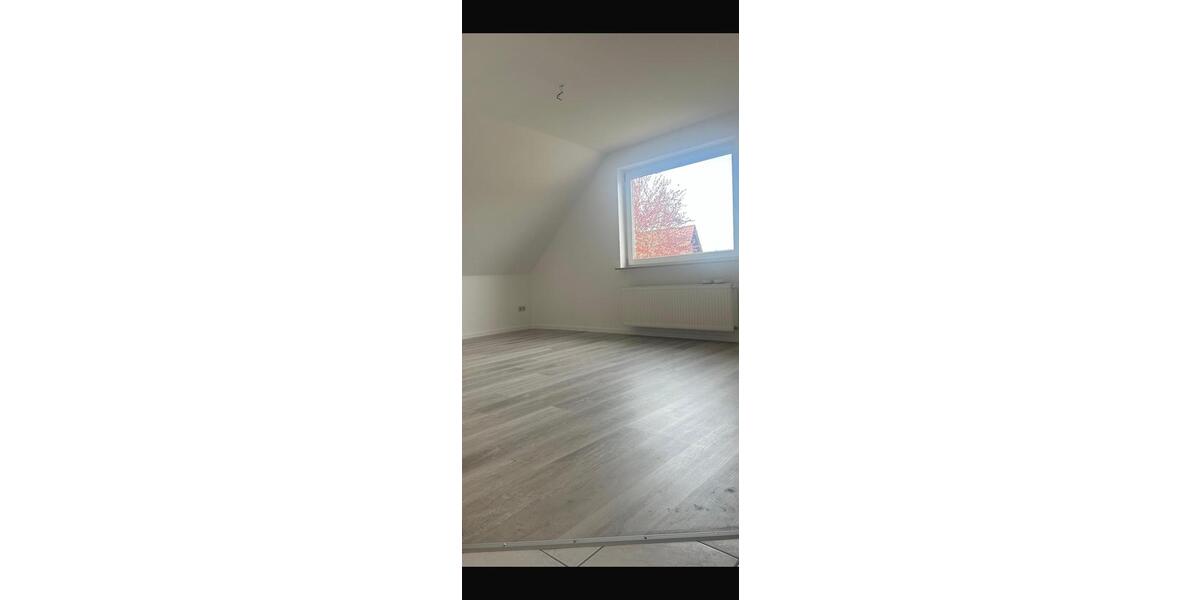 Dachgeschoßwohnung Herzlake - 4 Zimmer, 100 m&sup2;, 820&euro; | Angebot:26355812