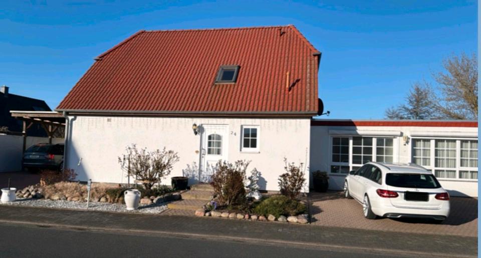 Einfamilienhaus Laage - 4 Zimmer, 140 m&sup2;, 1.600&euro; | Angebot:26213173