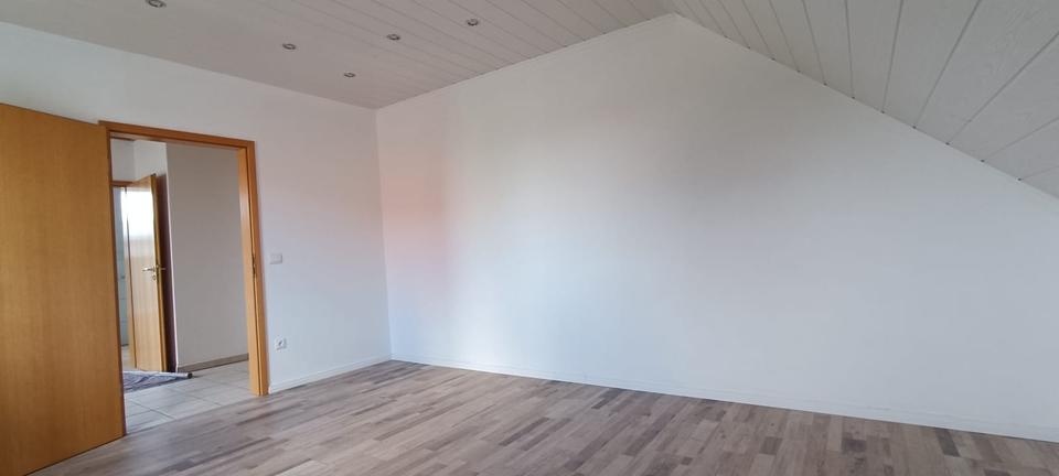 Dachgeschoßwohnung Bad Essen - 3 Zimmer, 95 m&sup2;, 930&euro; | Angebot:26044832