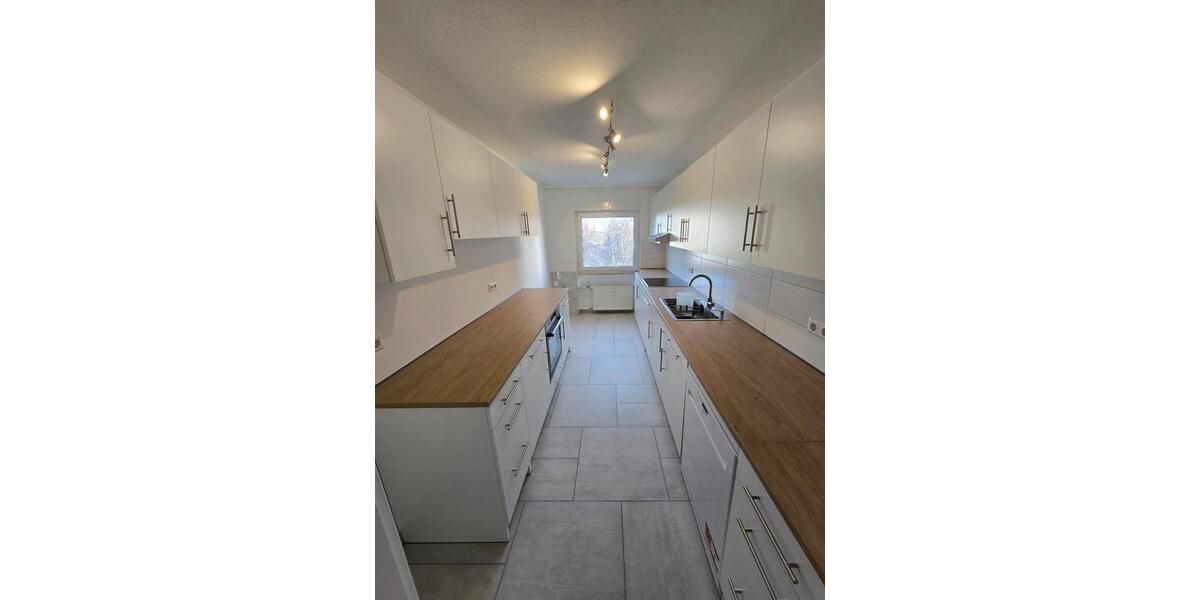 Helle renovierte 3-Zimmer-Wohnung mit Balkon 3 zimmer