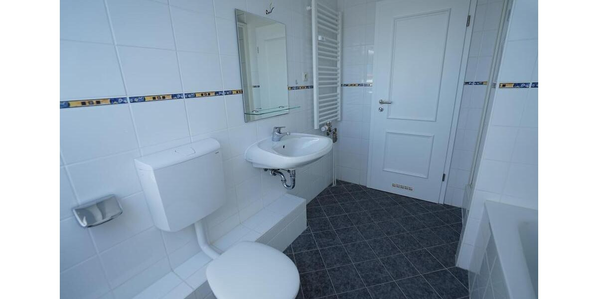 Dachgeschoßwohnung Dresden Cotta - 3 Zimmer, 80 m&sup2;, 1.099&euro; | Angebot:26382767