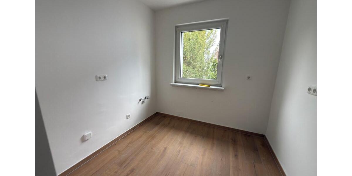 Etagenwohnung Wiesbaden Biebrich - 4 Zimmer, 82 m&sup2;, 1.350&euro; | Angebot:26251576