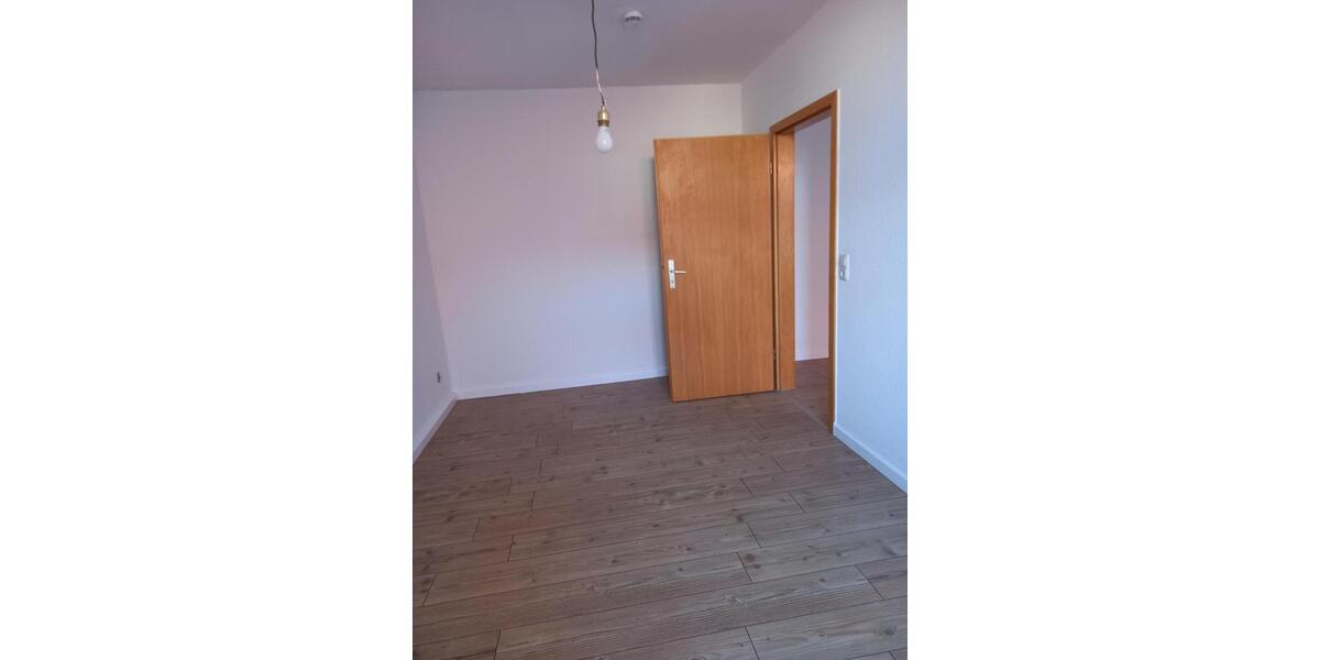 Dachgeschoßwohnung Neustrelitz - 2 Zimmer, 63 m&sup2;, 503&euro; | Angebot:25415993