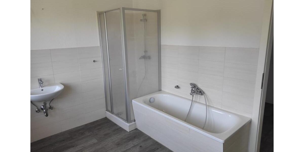 Etagenwohnung Neuzelle - 4 Zimmer, 102 m&sup2;, 765&euro; | Angebot:26045366