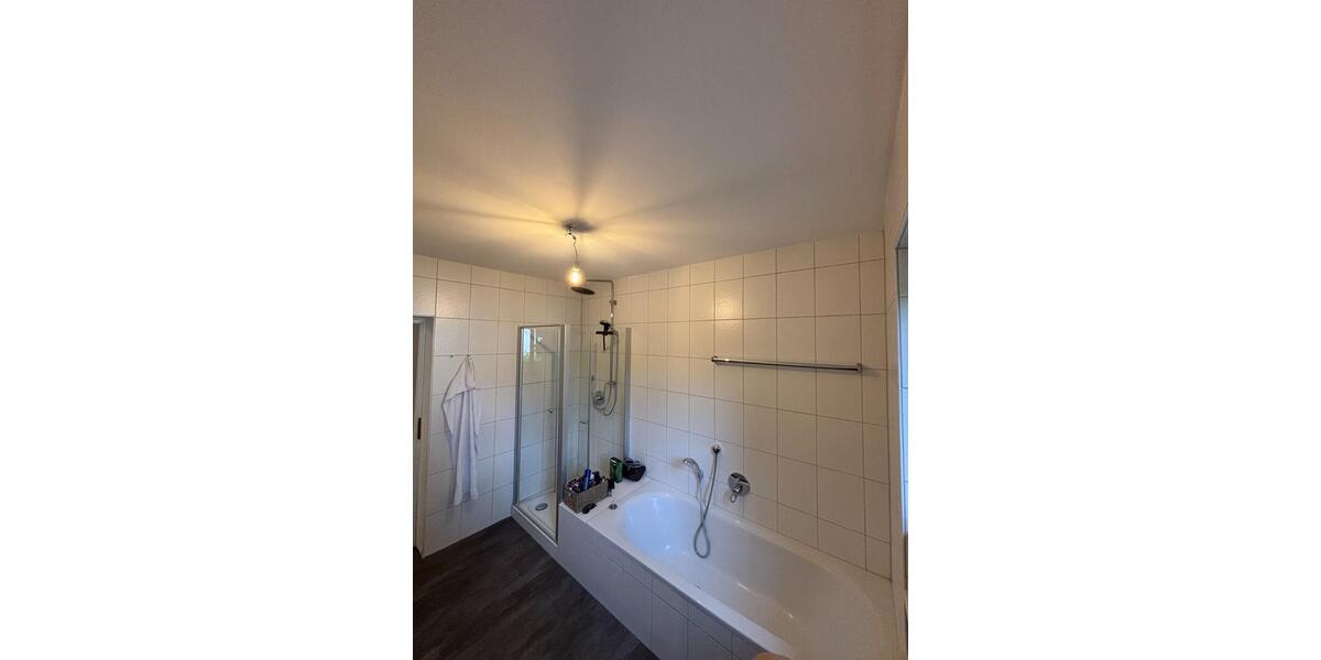 WG-Zimmer in großer Wohnung 1 zimmer