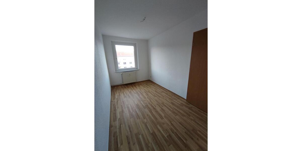 Etagenwohnung Stendal - 4 Zimmer, 71 m&sup2;, 483&euro; | Angebot:25974530