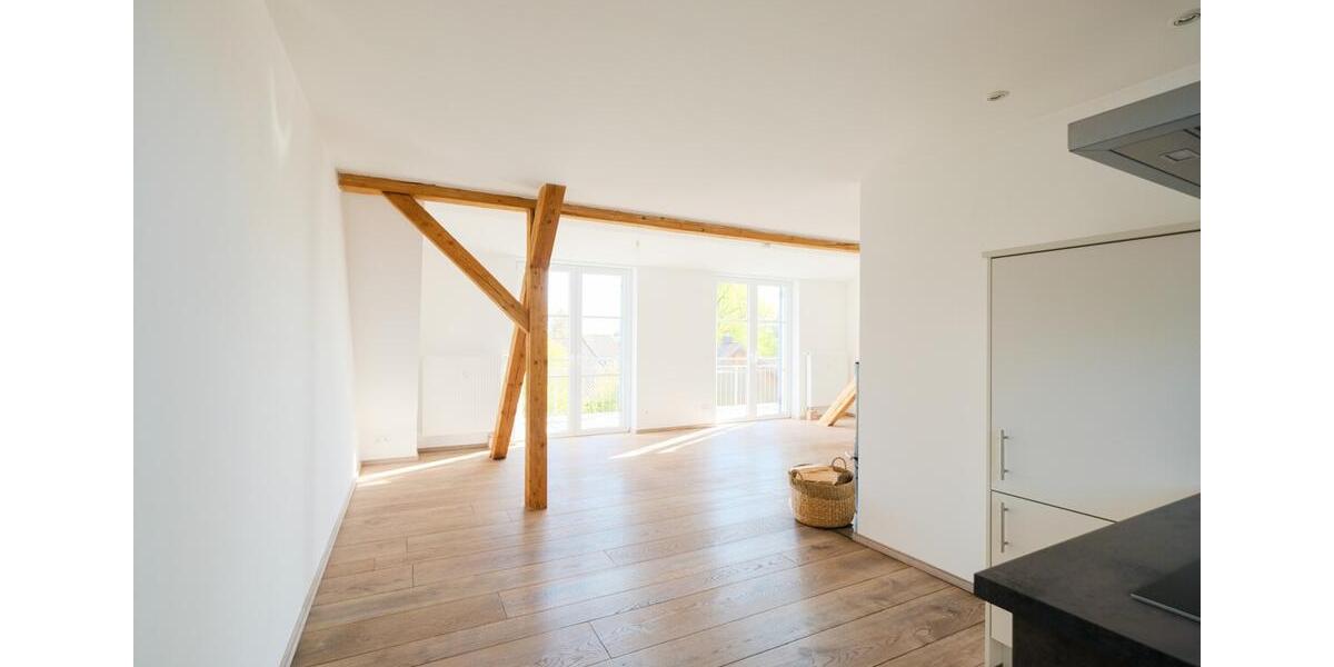 Dachgeschoßwohnung Weilheim in Oberbayern - 3 Zimmer, 104 m&sup2;, 1.640&euro; | Angebot:26632559