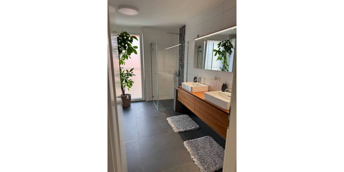 Etagenwohnung Stuttgart Uhlbach - 4 Zimmer, 126 m&sup2;, 2.100&euro; | Angebot:25971337