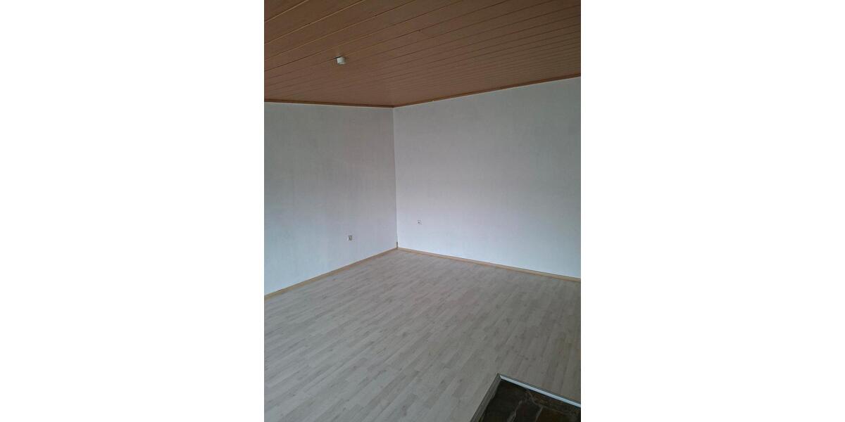 Etagenwohnung Idstein - 4 Zimmer, 100 m&sup2;, 700&euro; | Angebot:26033430