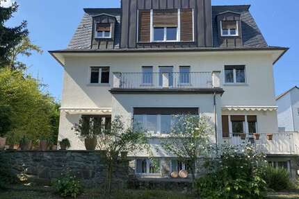 Haus zum Mieten in Hofheim am Taunus 3.000 € 230 m² 6 zimmer