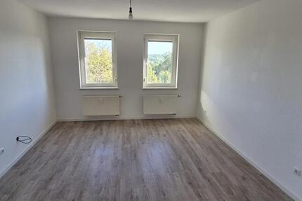 Wohnung Naumburg (Saale) - 3 Zimmer, 70 m&sup2;, 390&euro; | Angebot:27635479
